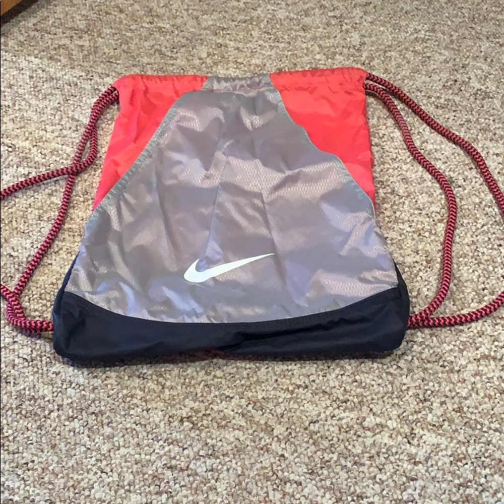 Nike cinch bag